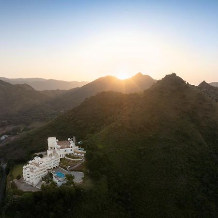 Bhairavgarh Palace Удайпур Екстериор снимка