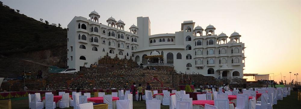 Bhairavgarh Palace Удайпур Екстериор снимка
