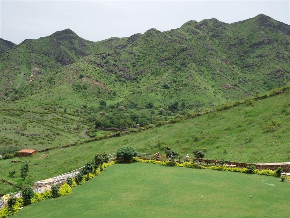 Bhairavgarh Palace Удайпур Екстериор снимка