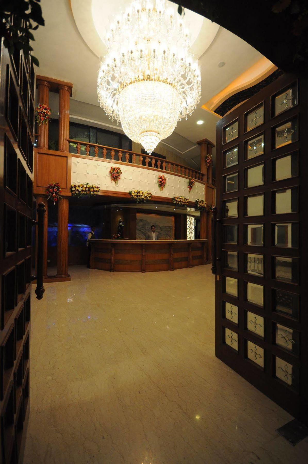 Bhairavgarh Palace Удайпур Екстериор снимка